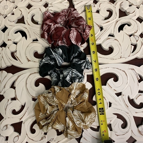 Bundle of 3 Oversized Elastic Scrunchies Burgundy, Black, Mustard Yellow NIB - Picture 2 of 8